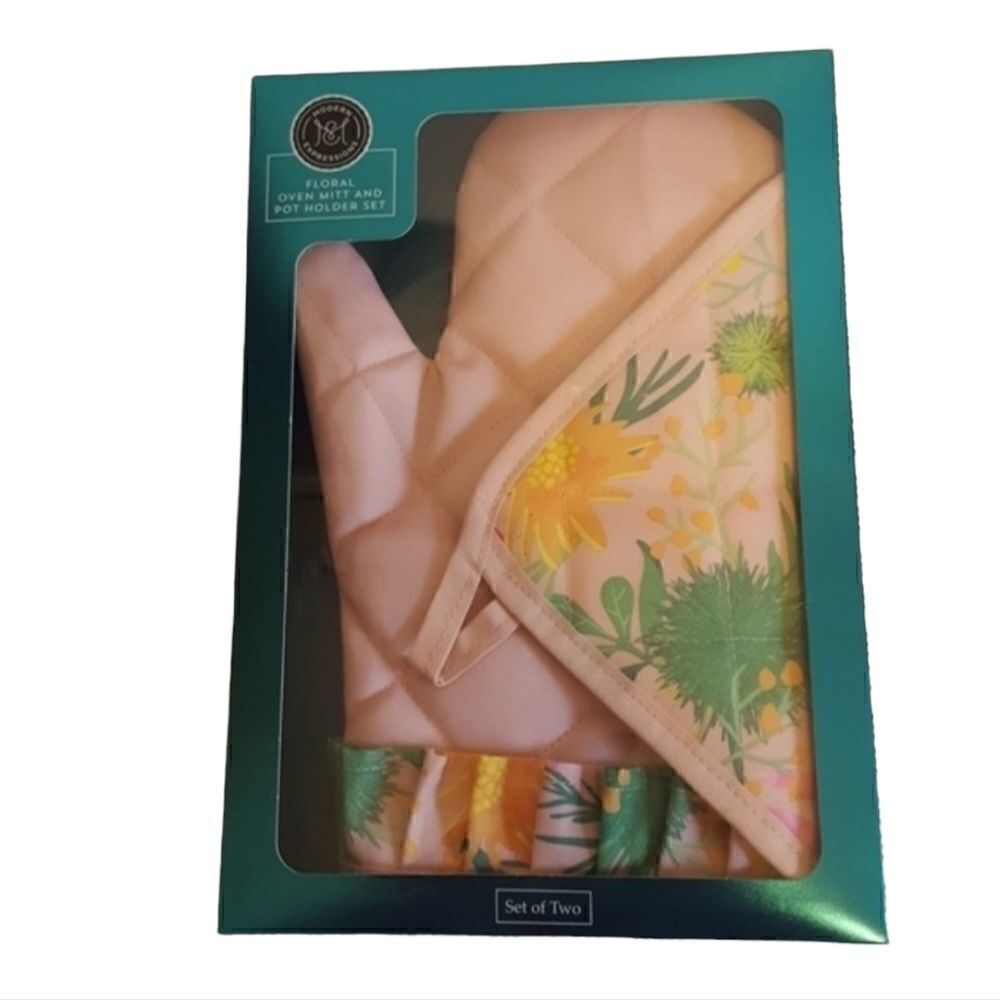 Modern Expressions Floral 2 piece Mitt Pot Holder set NEW